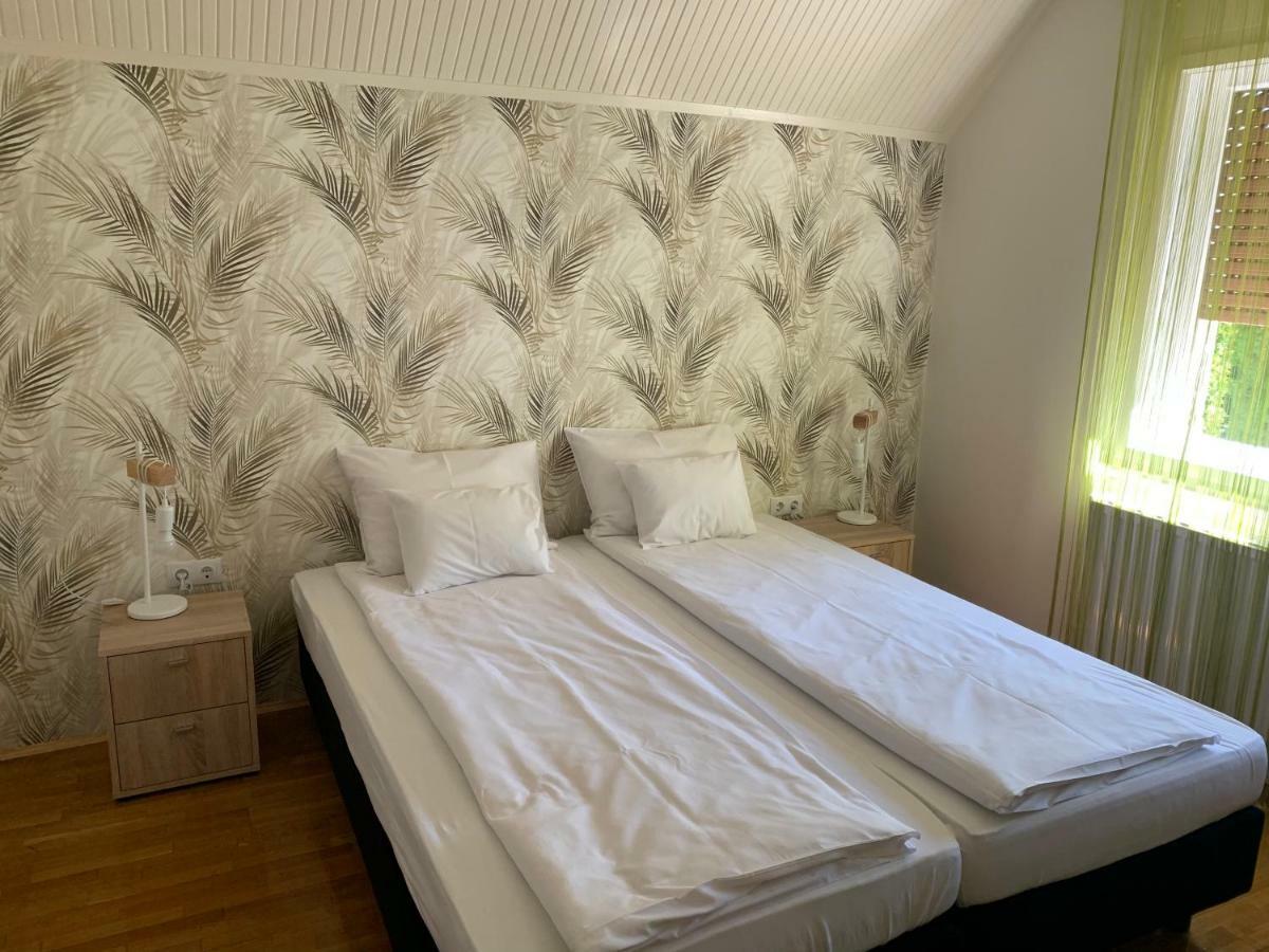 Csuka48 Apartman ซาร์วาช ภายนอก รูปภาพ